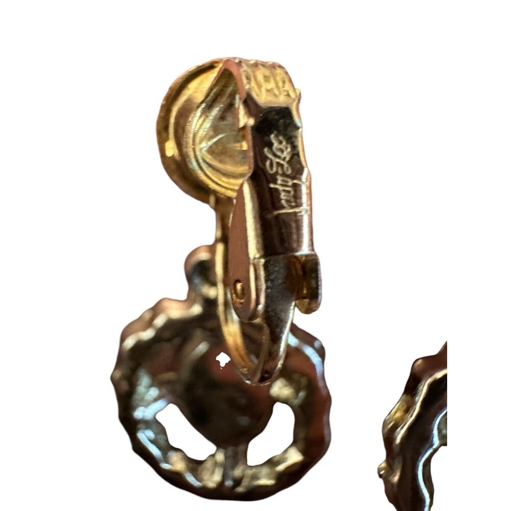 Judy Lee Vintage Cameo Clip on Earrings - Picture 5 of 6